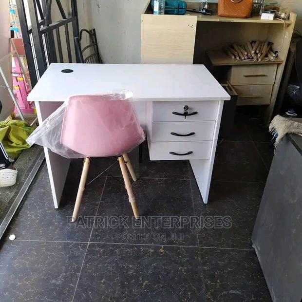 1 MTR Office Chair Plus Study Eames Chair
