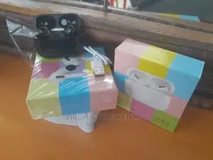Black iPhone Charging Wireless Earbuds
