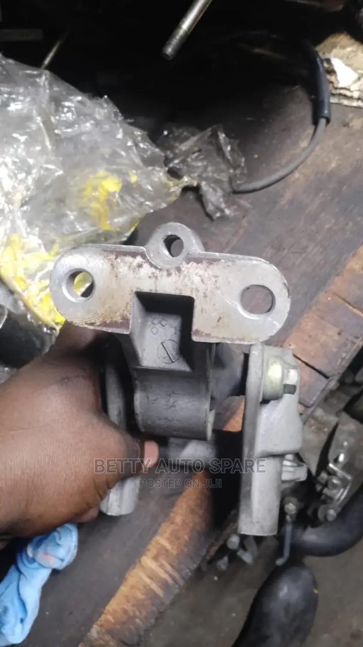 Subaru Forester Engine Mountain