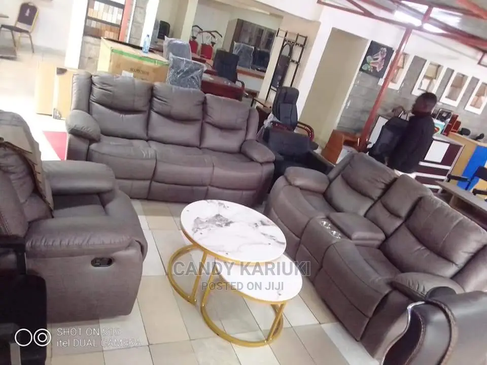 Spacious 6 Seater Recliner Sofa Set