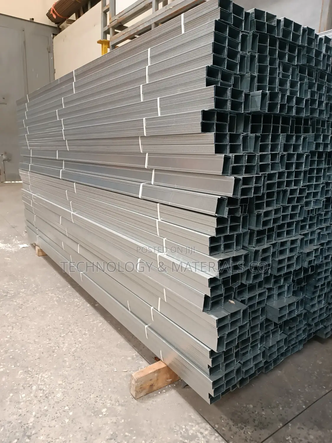 Rail/ U-Channel {0.4mm Thickness -2.6 Metrtes}