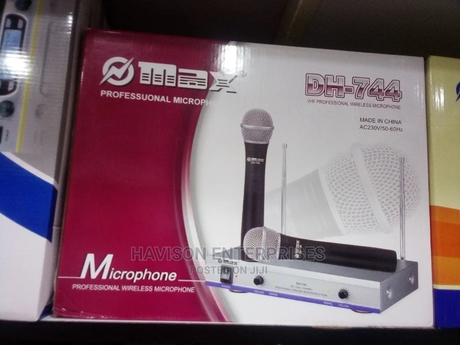 Max Wireless Microphone