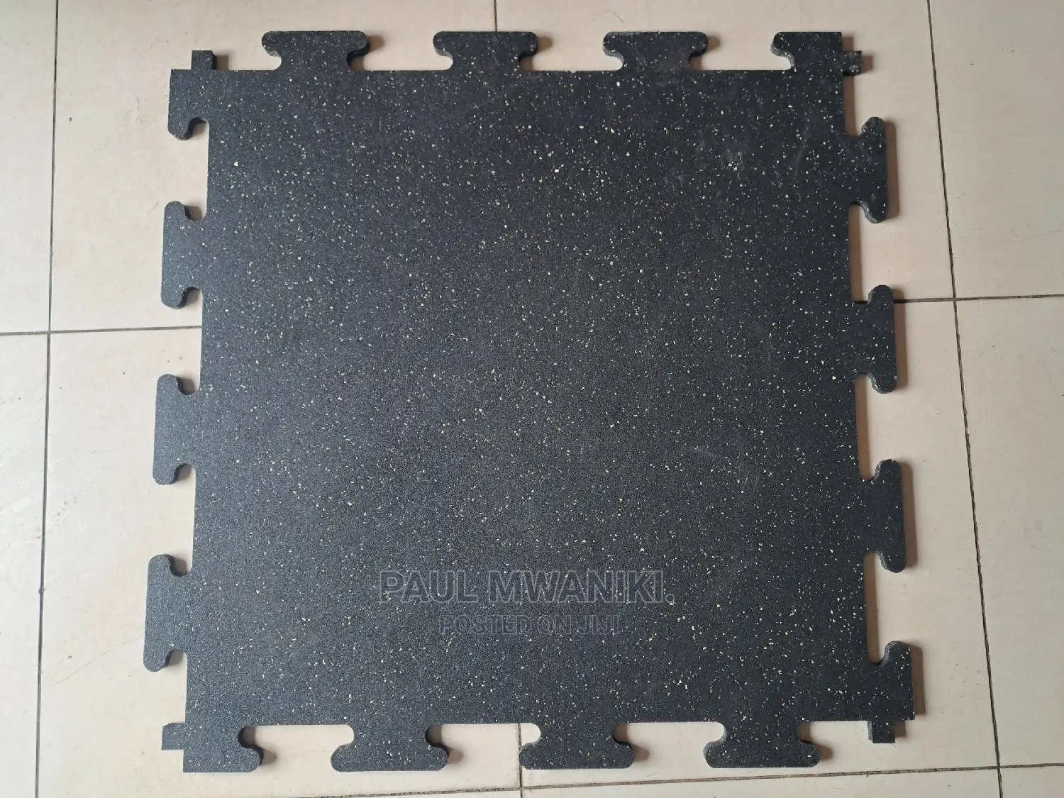 Interlocking Rubber Floor Tiles.