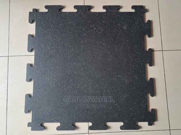 Interlocking Rubber Floor Tiles.