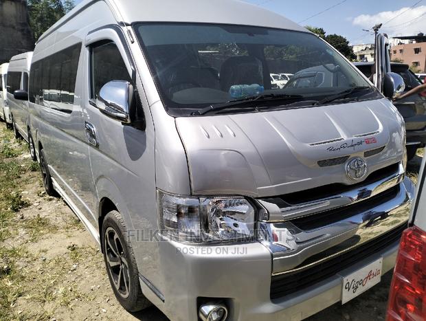 Toyota Grand HiAce 2016 Silver