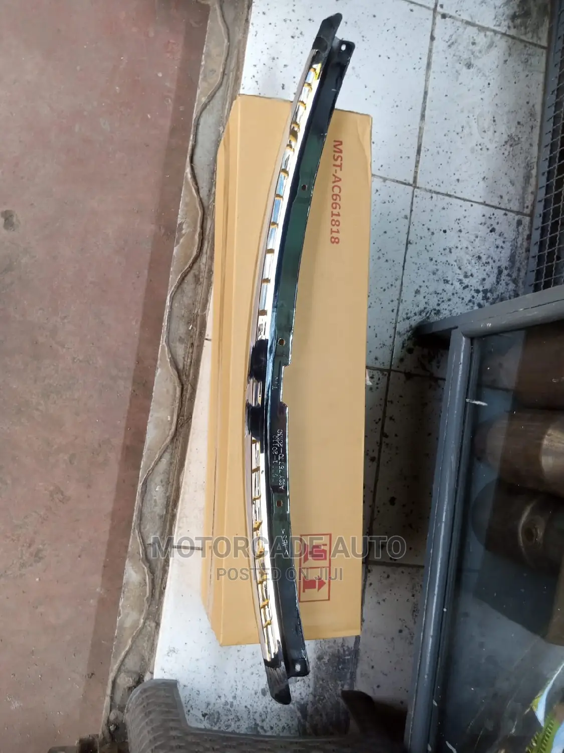Premio 260 Bonnet Chrome