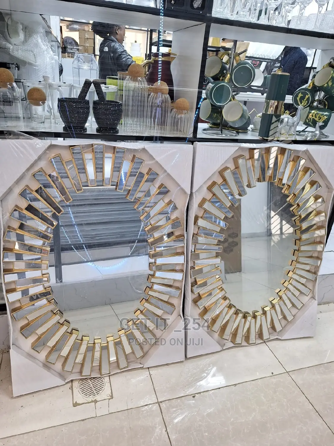 Oval Sunburst Wall Decor Mirror