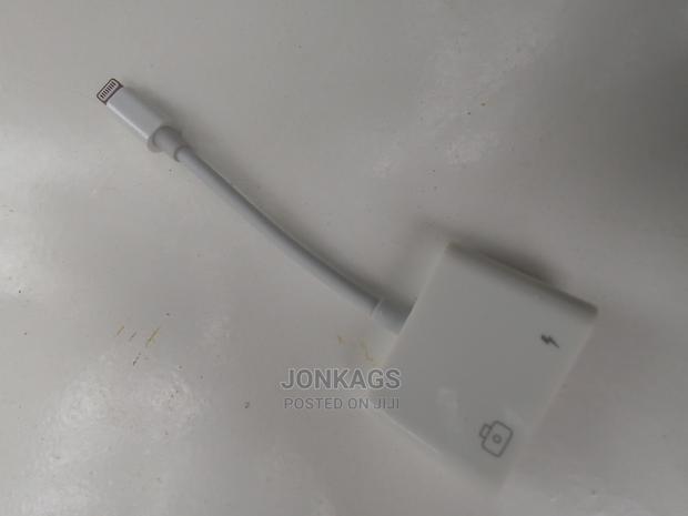 Apple Lighting To USB And Apple Lighting Charging - thumbnail 3