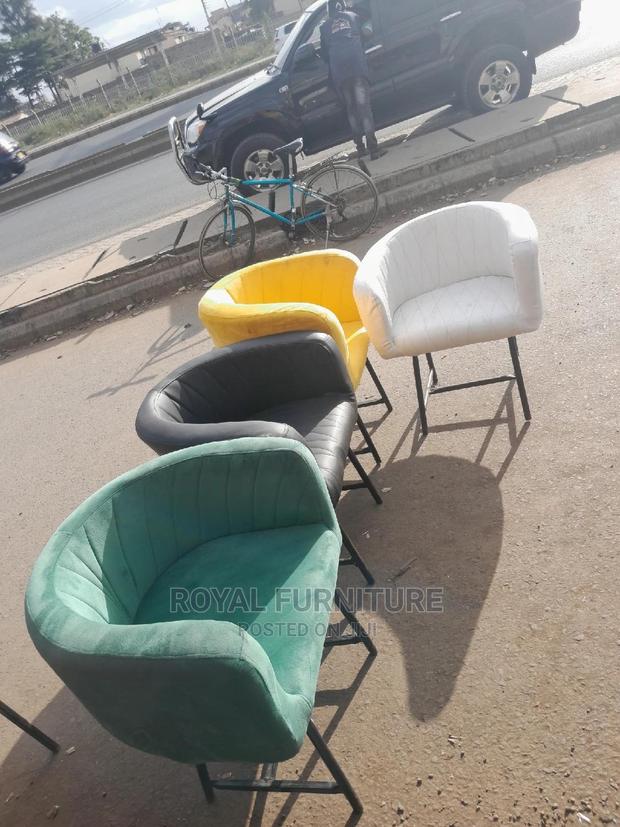 Pedicure Waiting Seats - thumbnail 4
