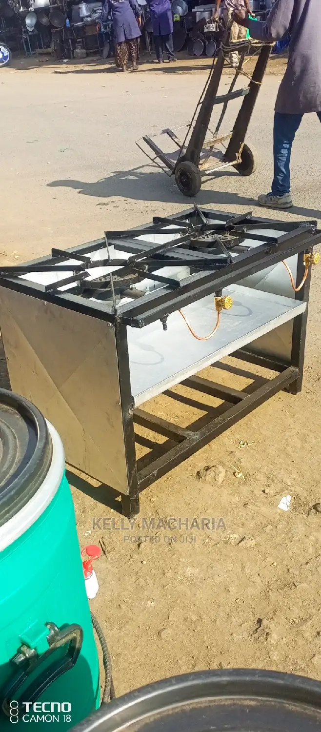Closed Two Burner Gas Grill Jikos