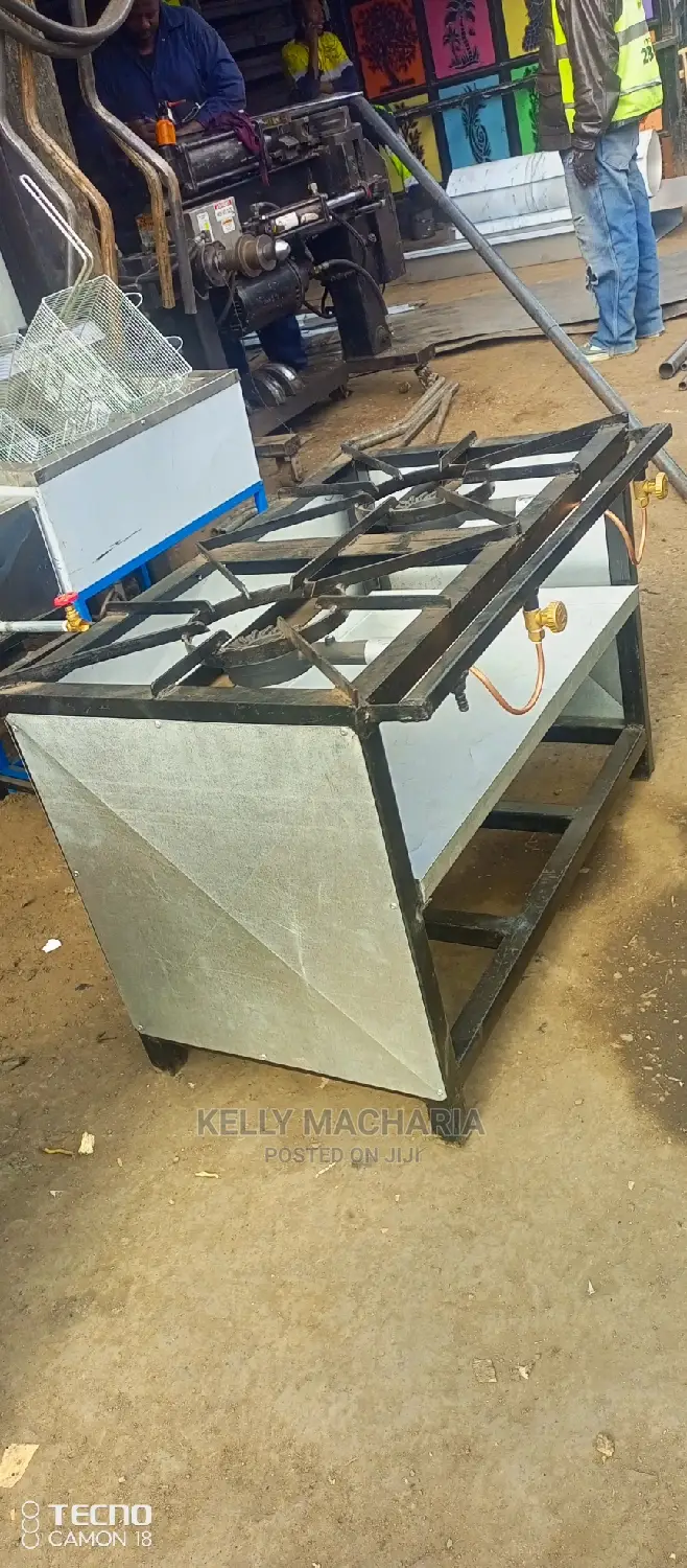 Closed Two Burner Gas Grill Jikos