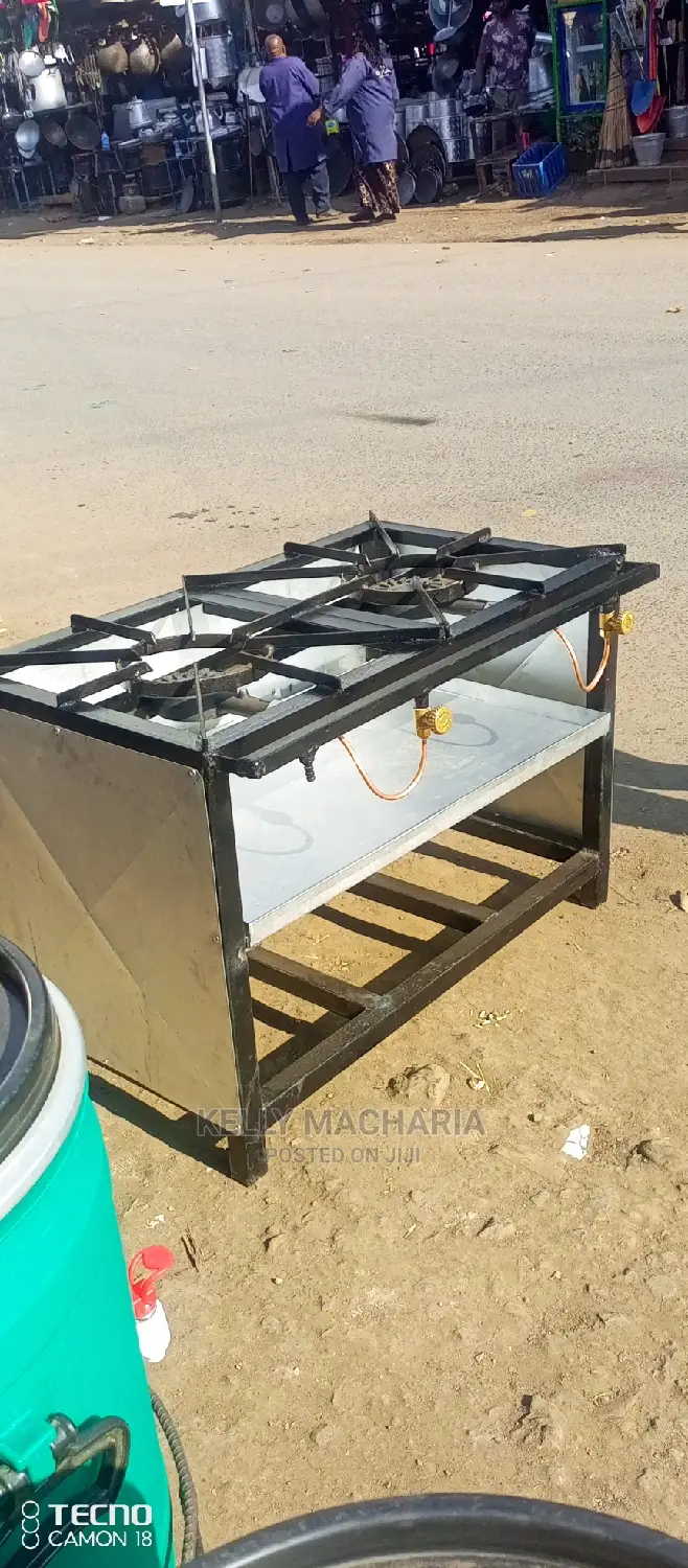 Closed Two Burner Gas Grill Jikos