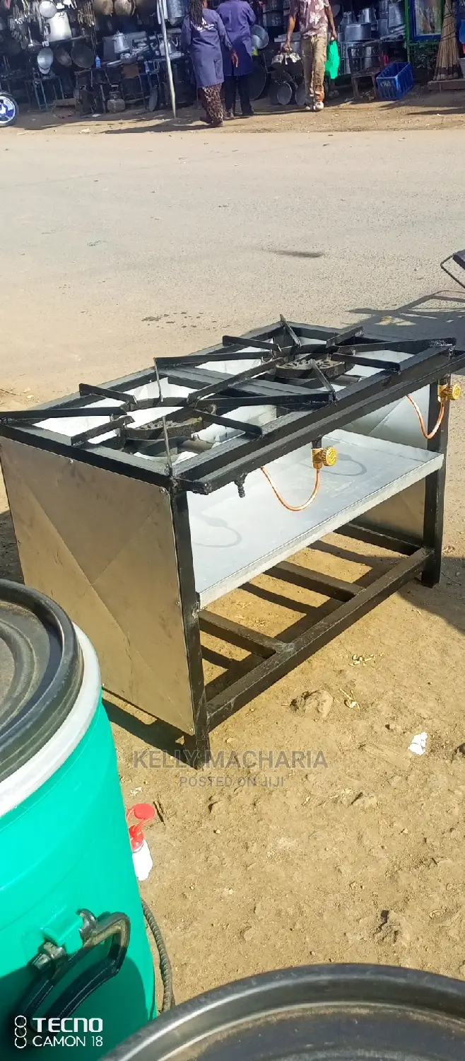 Closed Two Burner Gas Grill Jikos