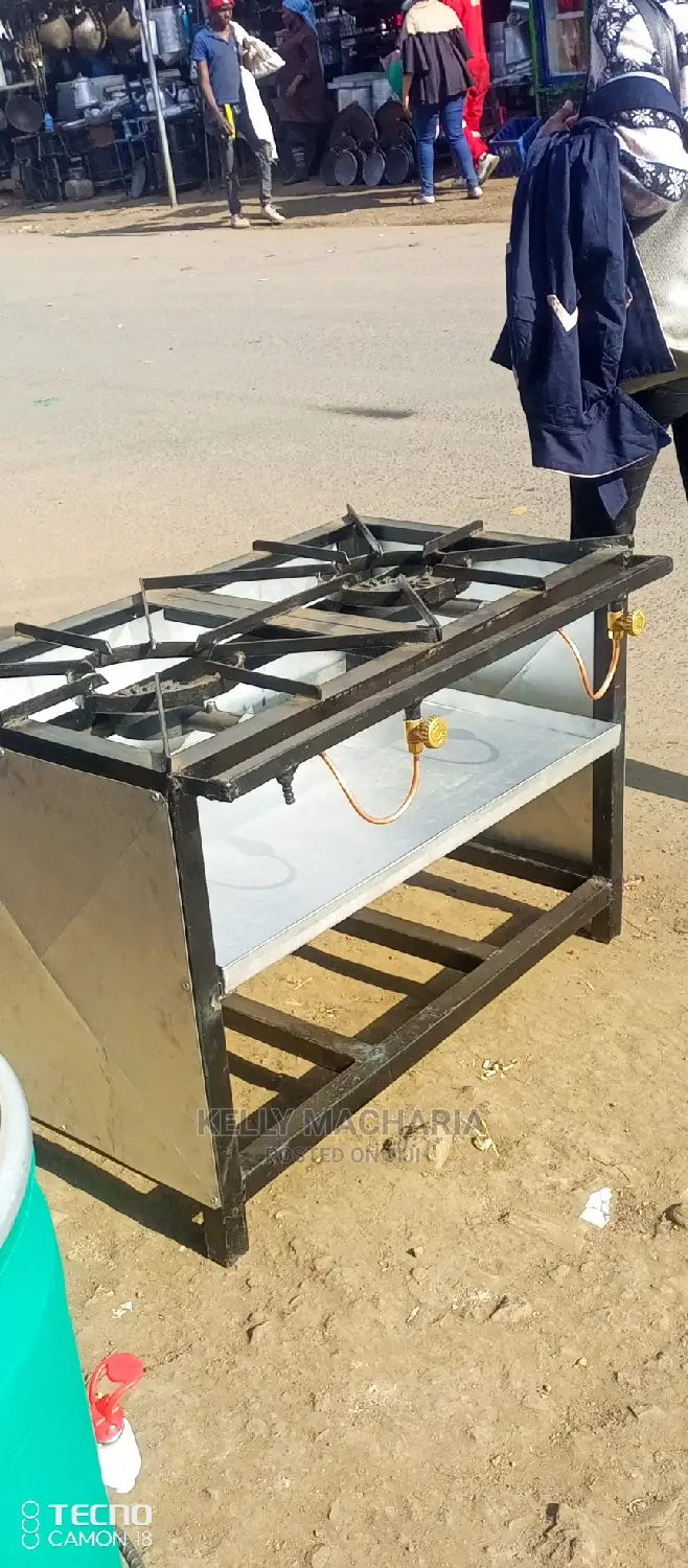 Closed Two Burner Gas Grill Jikos