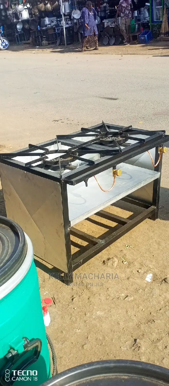 Closed Two Burner Gas Grill Jikos