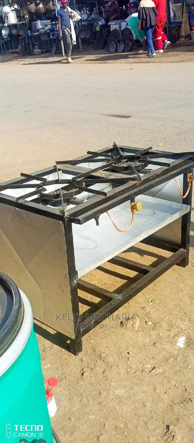 Closed Two Burner Gas Grill Jikos
