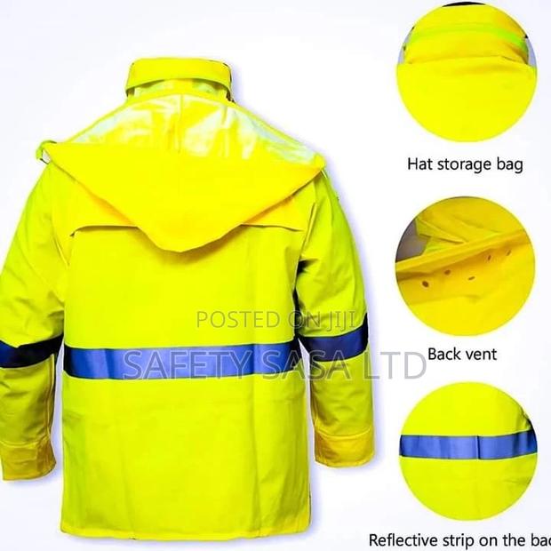 Heavy Duty Rain Gear - thumbnail 4