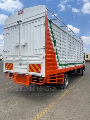 Isuzu FRR 90 (Slyqueen)