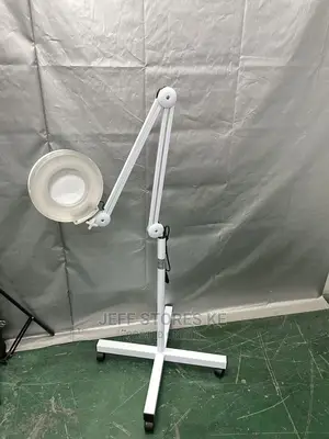 Magnifying Glass With Stand