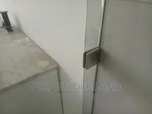 Frameless Shower Glass Cubicle