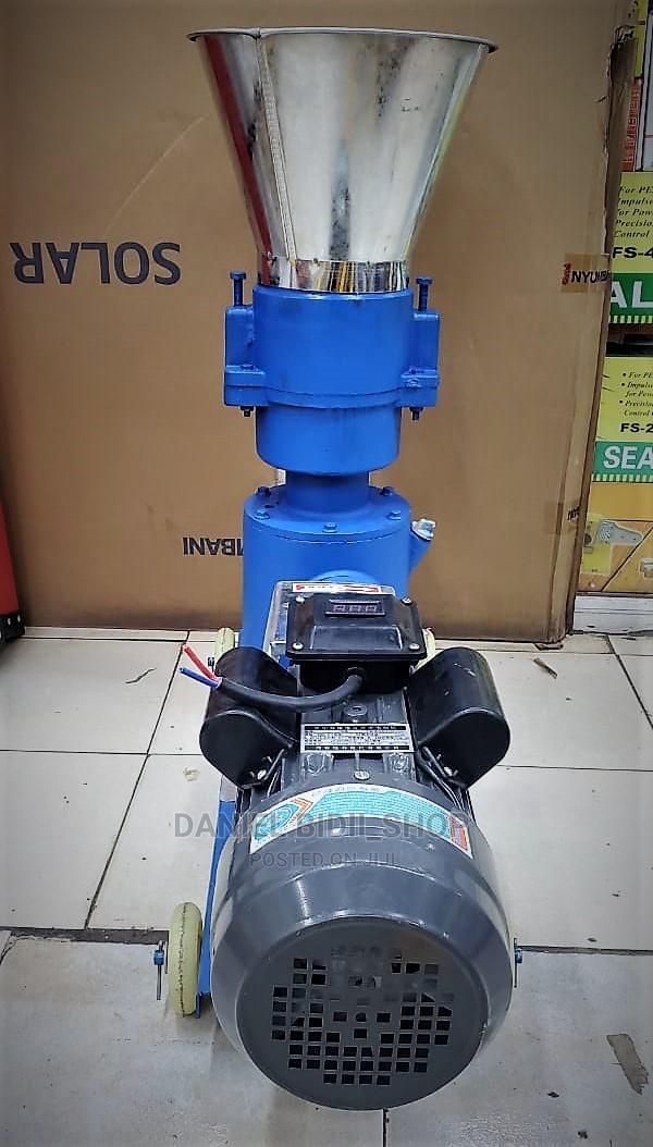 Efficient and Versatile Pallet Machine - main view