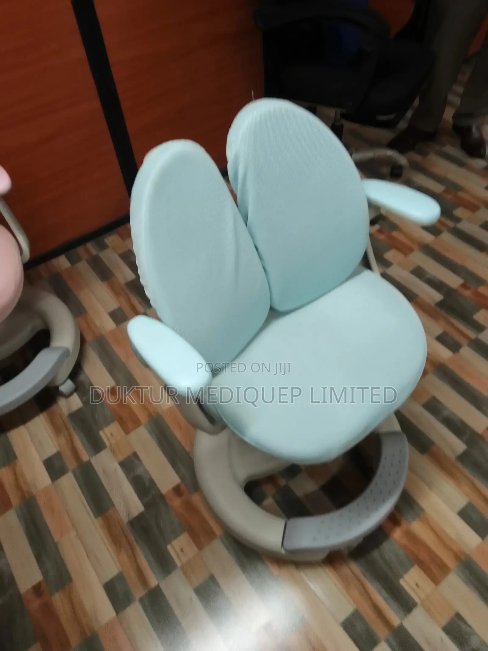 Ergonomic Children's Study/ Learning Chair Adjustable Height