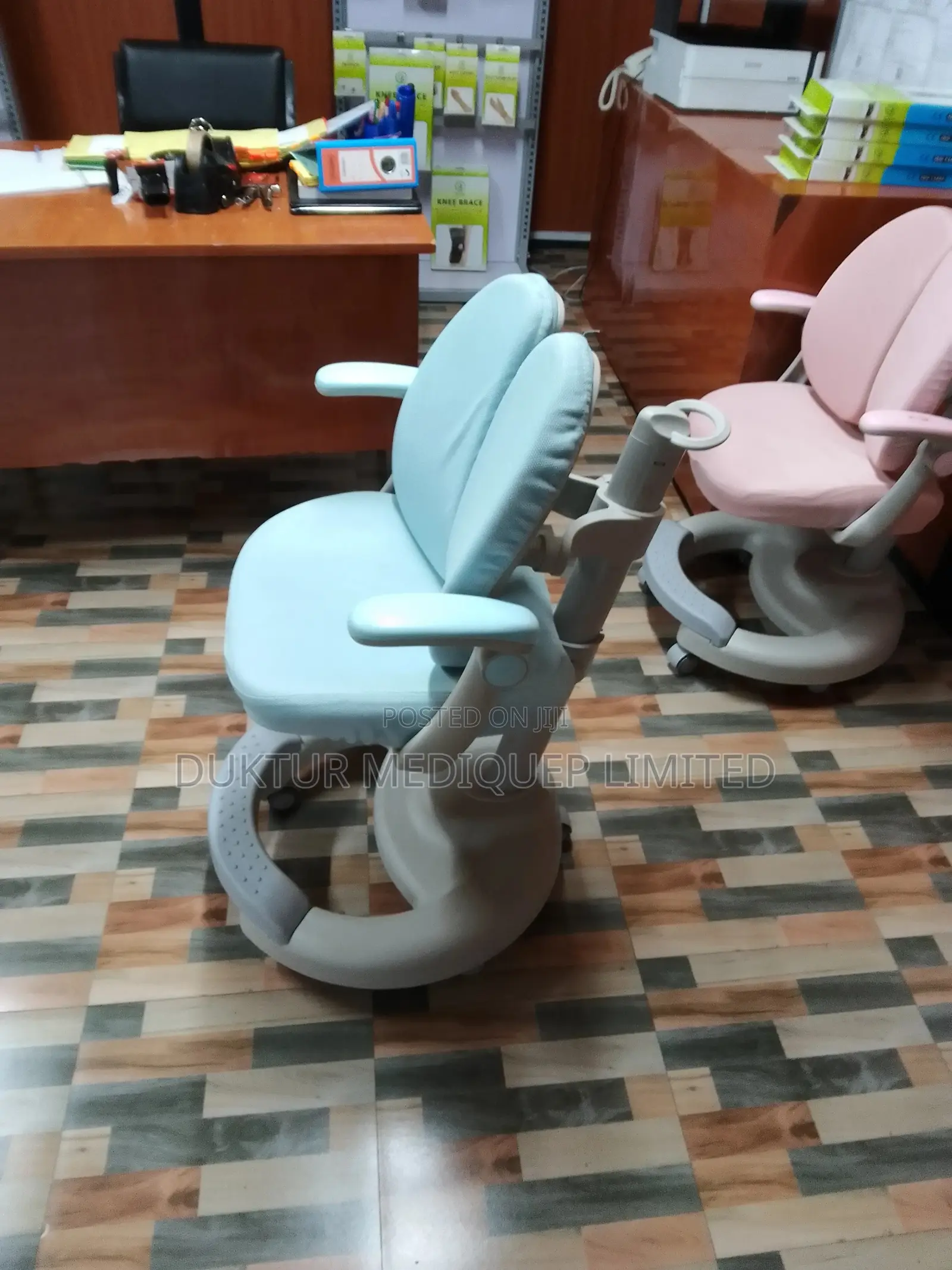 Ergonomic Children's Study/ Learning Chair Adjustable Height