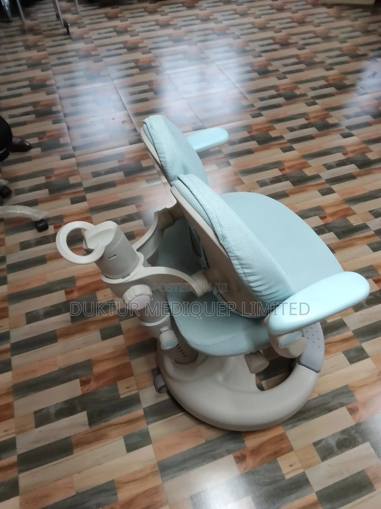 Ergonomic Children's Study/ Learning Chair Adjustable Height