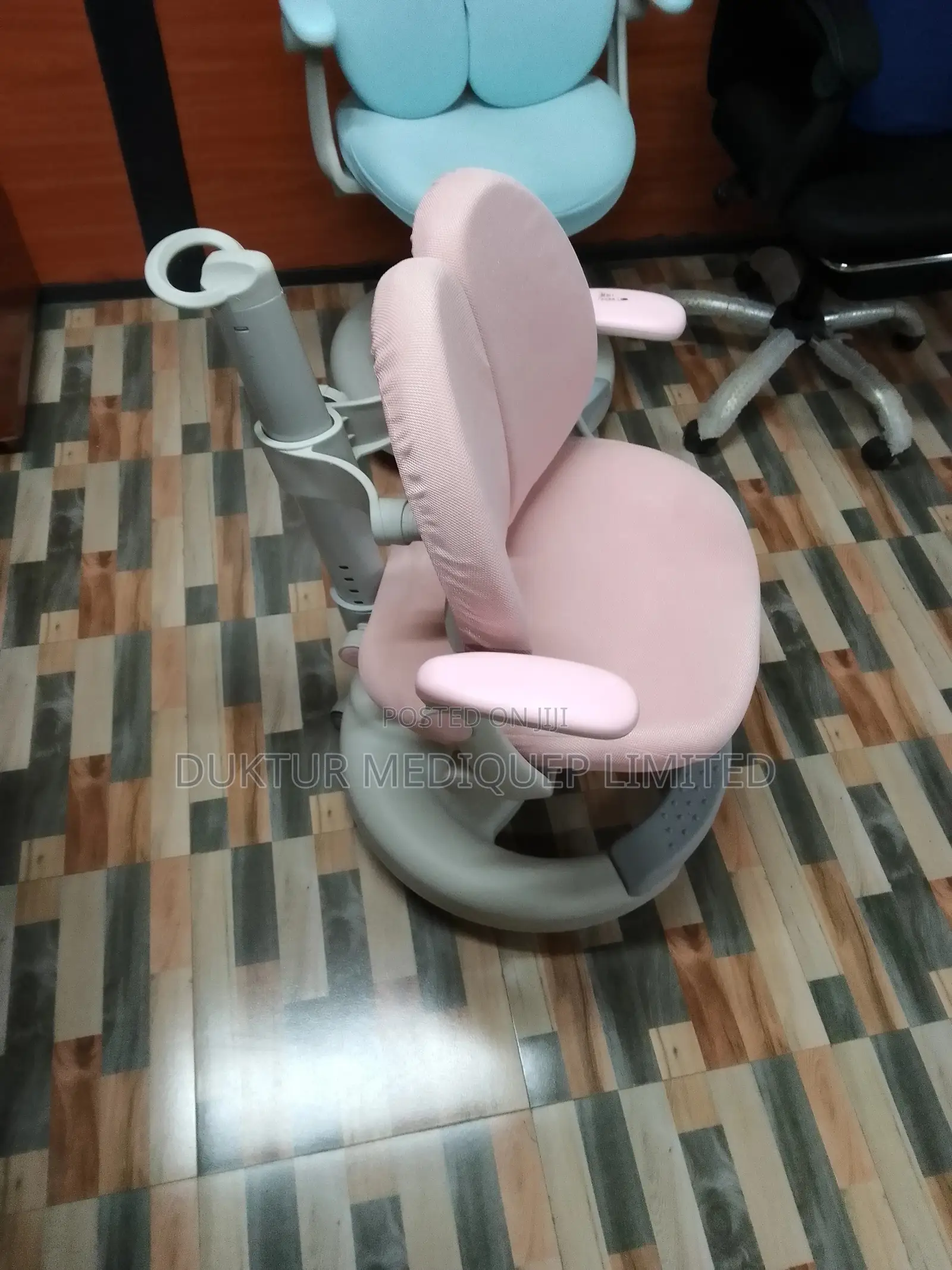 Ergonomic Children's Study/ Learning Chair Adjustable Height