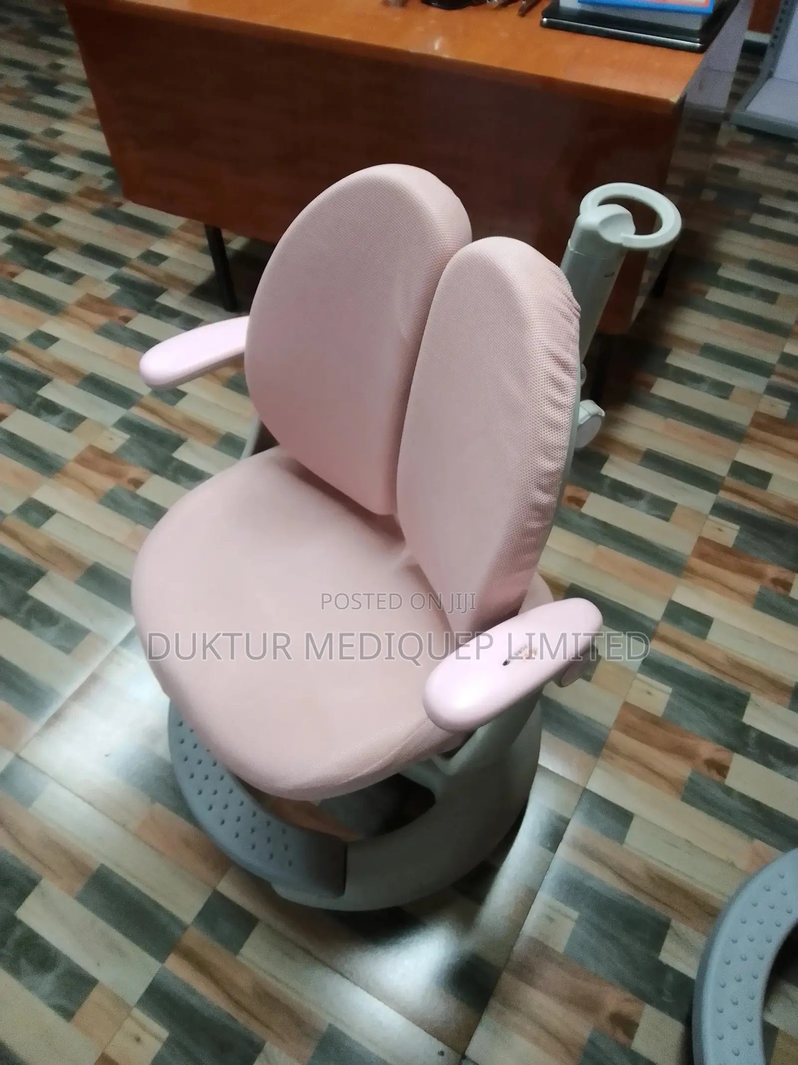 Ergonomic Children's Study/ Learning Chair Adjustable Height
