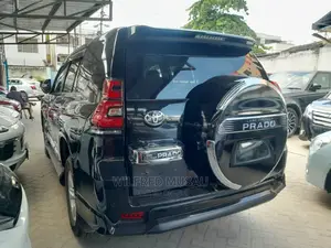 Toyota Land Cruiser Prado 2016 Black