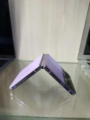 Samsung Galaxy Z Flip4 128 GB Purple