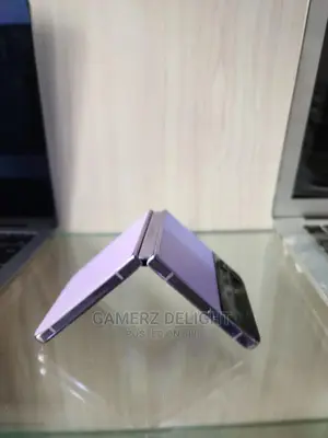 Samsung Galaxy Z Flip4 128 GB Purple