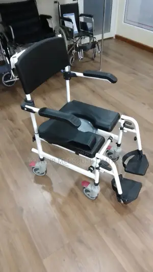 Heavy Duty Toilet Commode Wheelchair/ Shower Chair