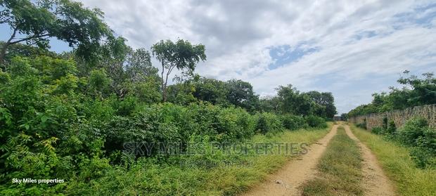 Serena,1 Acre Land on Sale - thumbnail 6