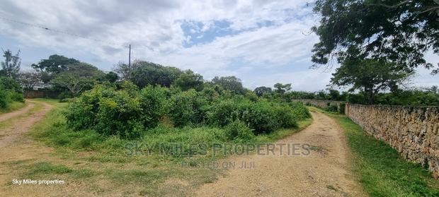 Serena,1 Acre Land on Sale - thumbnail 8