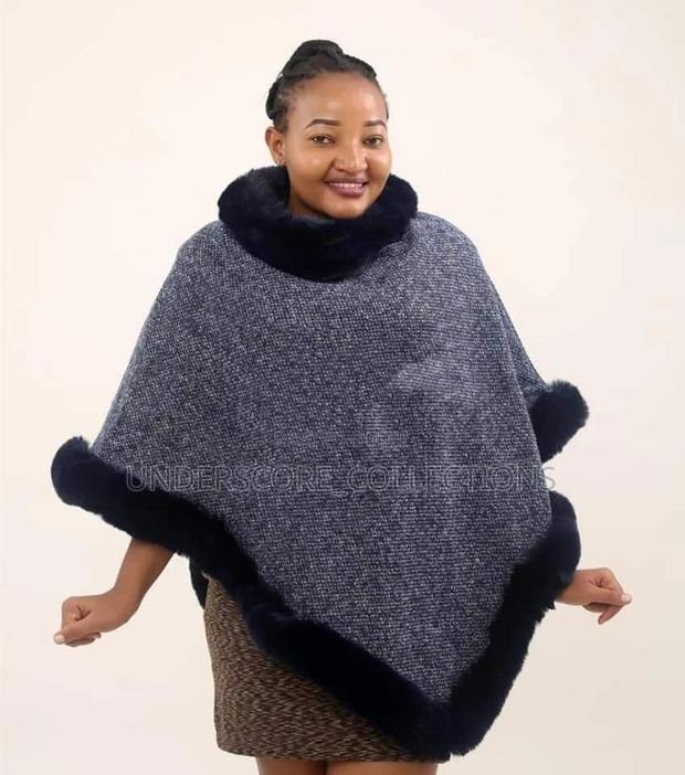 High-end Free Size Poncho With Inner Fleece - thumbnail 2