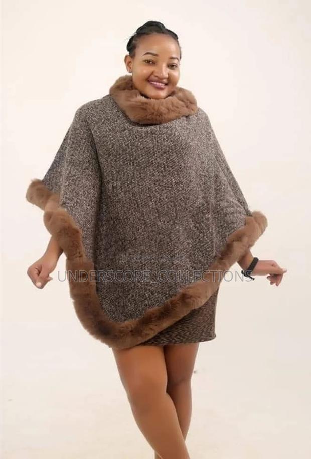 High-end Free Size Poncho With Inner Fleece - thumbnail 4