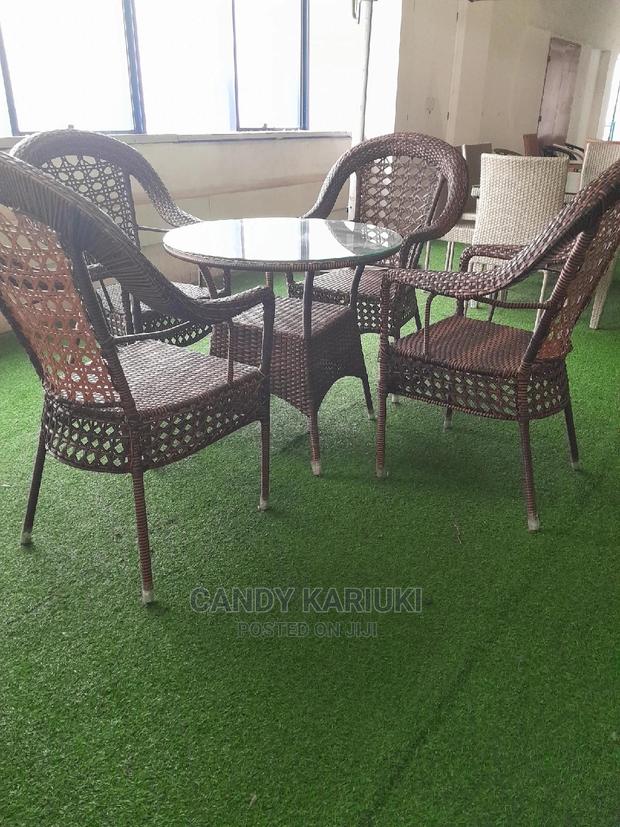 Outdoor Set With Spacious Seats - main view