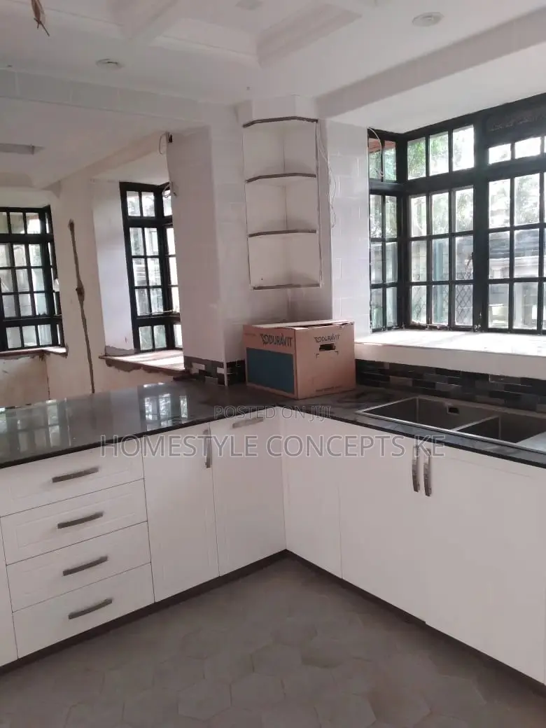 Kitchen Renovations and Fittings Granite Countertops Service