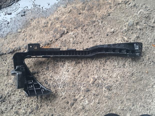 Subaru Outback Bs9 2015 Headlight Retainer - thumbnail 2