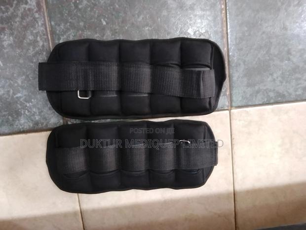 Adjustable 5kgs Ankle Weights (2.5kgs on Each Ankle) - thumbnail 3