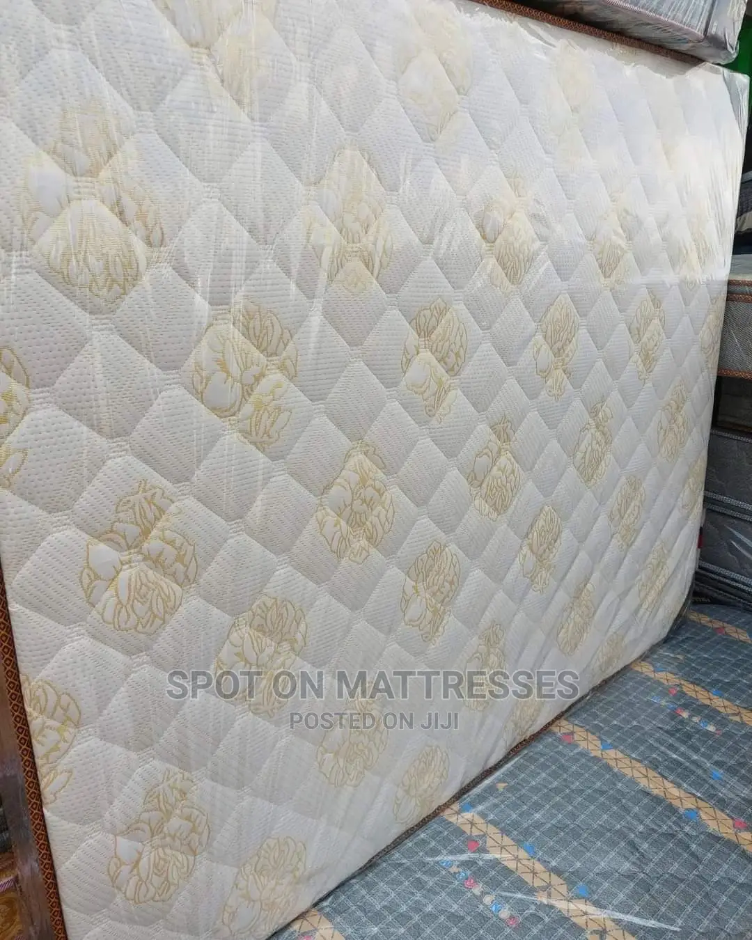 5/6 10" 10yrs Warranty Spring Mattress.