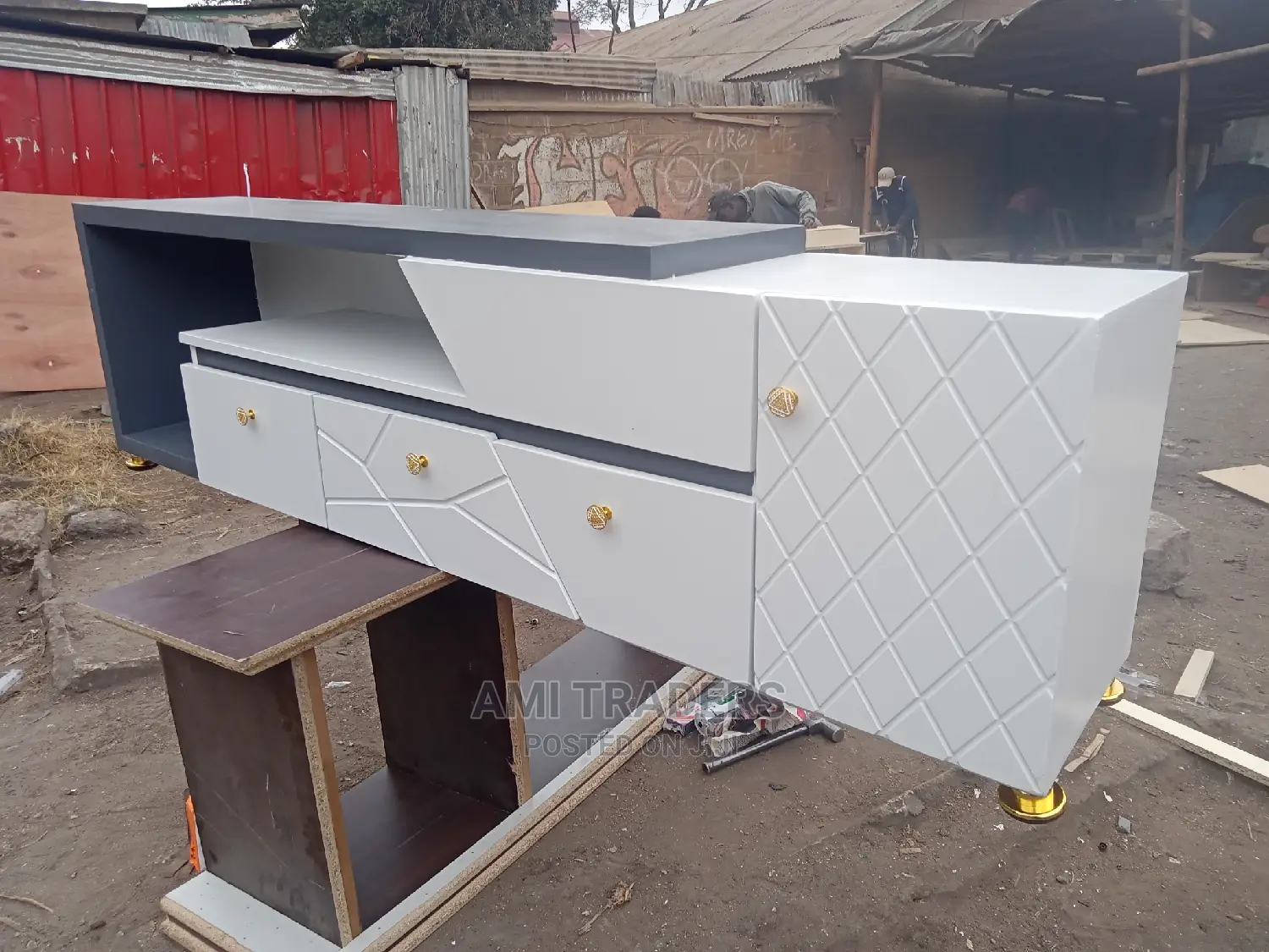6ft Vray White Tv Stand+LED