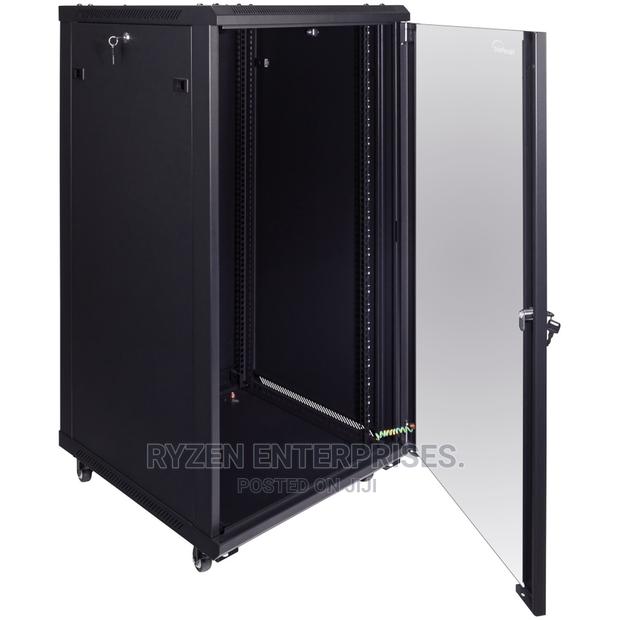 22u Cabinet For Networking 600×600 Mm