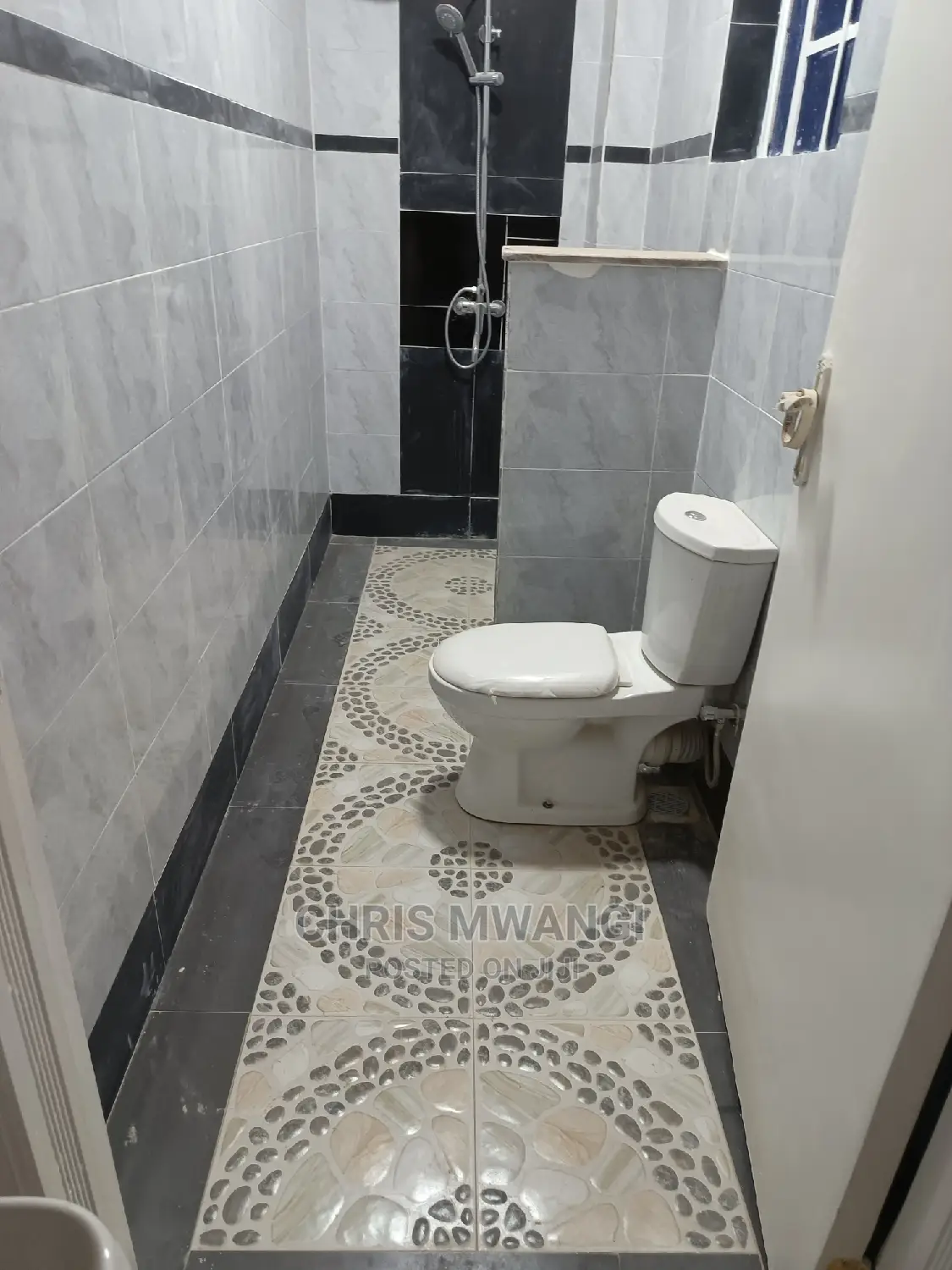 3bdrm Block of Flats in Muchatha Limuru Road, Ruaka for sale