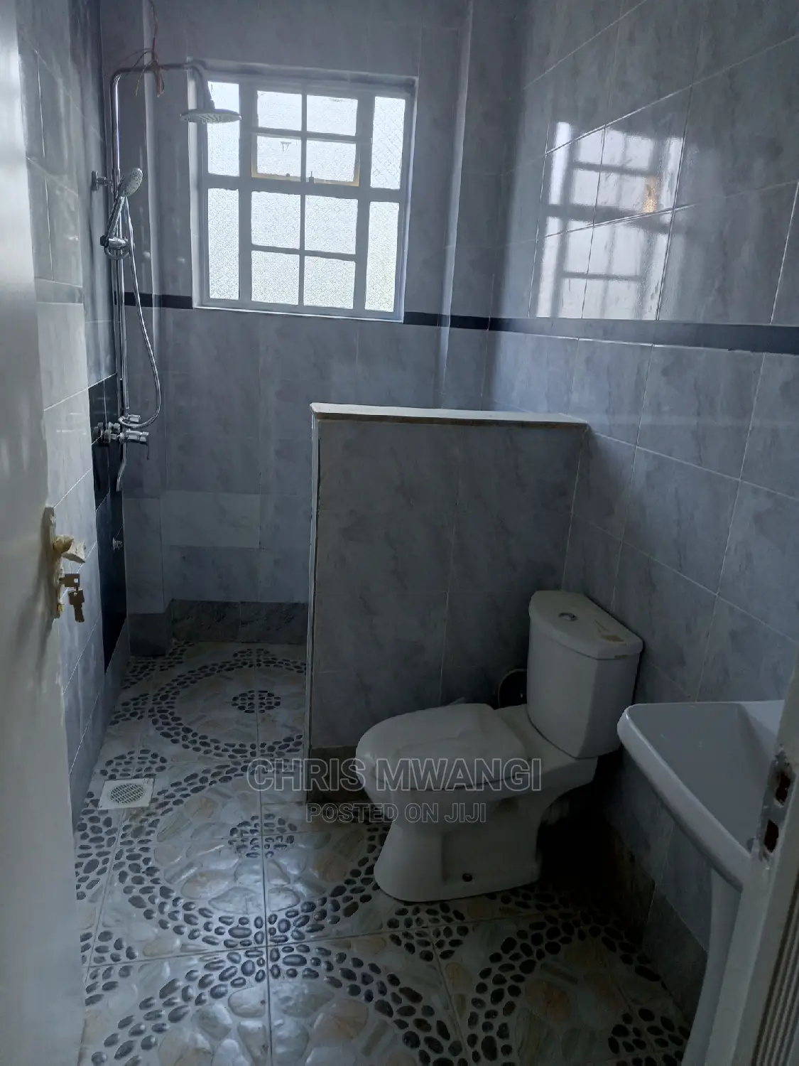 3bdrm Block of Flats in Muchatha Limuru Road, Ruaka for sale