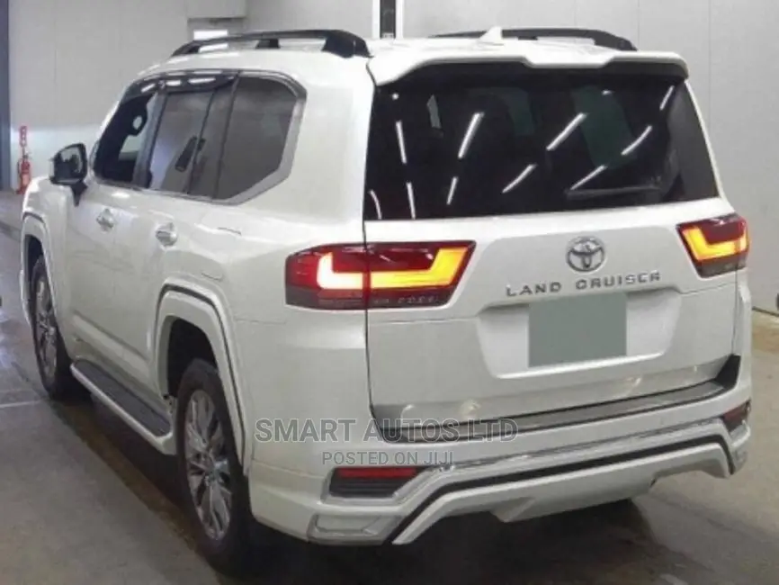 Toyota Land Cruiser 2021 Pearl