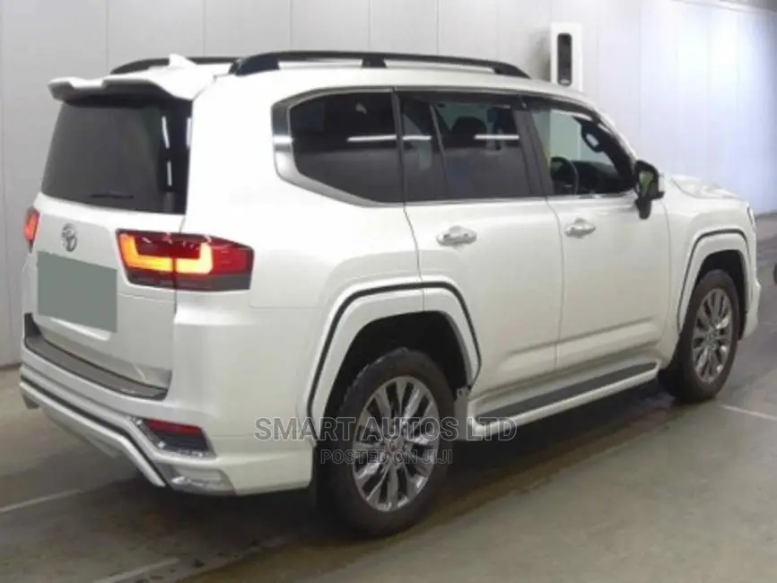 Toyota Land Cruiser 2021 Pearl