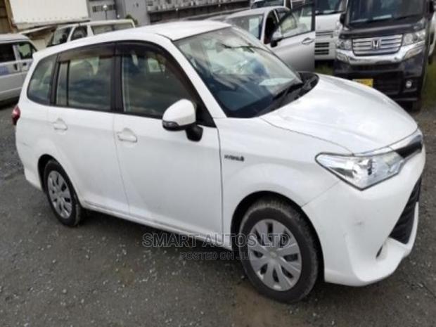 Toyota Corolla Fielder 2016 White - thumbnail 2